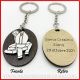 PORTACHIAVE CON INCISIONE SIMBOLI CRESIMA CAPPELLO E BASTONE IDEE ORIGINALI NOME PERSONALIZZATO