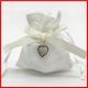 SACCHETTINI PER CONFETTI MATRIMONIO RASO BIANCO DECORATI CUORE CIONDOLO CONFETTATA ANNIVERSARIO FAI DA TE INGROSSO