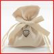 SACCHETTI IN RASO CREMA/AVORIO CON CHARM CUORE IN METALLO PORTACONFETTI NOZZE ORIGINALI ED ELEGANTI