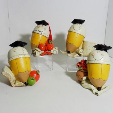 SALVADANAIO BOMBONIERA LAUREA A FORMA DI MATITA STOCK IDEE UTILI SIMPATICHE PREZZI BASSI