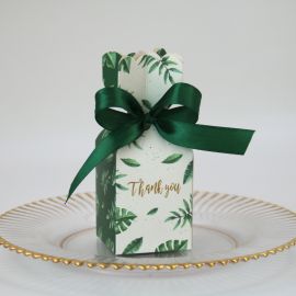 SCATOLINE PORTACONFETTI IN CARTONCINO CON FOGLIE VERDI CONFETTATE TEMA GREEN