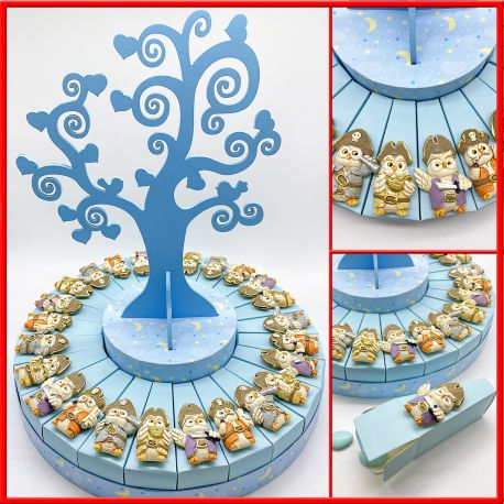 TORTA DI BOMBONIERE CELESTE CON GUFETTI PIRATI IN RESINA BOMBONIERE ORIGINALI NASCITA MASCHIETTO COMPLEANNO