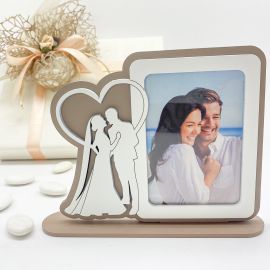 CORNICI MATRIMONIO CON SAGOMA SPOSI CON CUORE COLOR TORTORA BOMBONIERE MATRIMONIO ANNIVERSARIO ONLINE