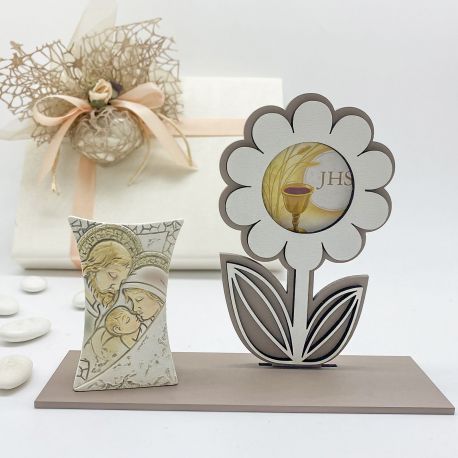 PORTAFOTO A FORMA DI FIORE IN LEGNO CON SACRA FAMIGLIA BOMBONIERE COMUNIONE BATTESIMO