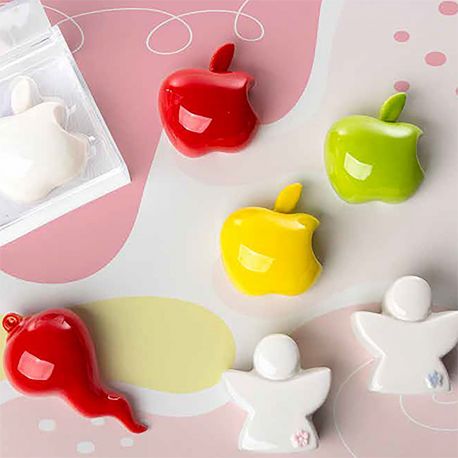 MAGNETI ORIGINALI CON LED E SCATOLA TRASPARENTE BOMBONIERE SOLIDALI CUOREMATTO