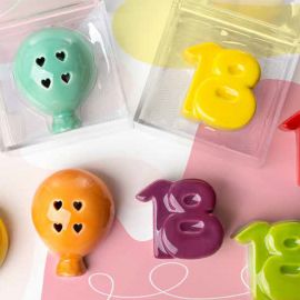 CALAMITE PALLONCINO O NUMERO 18 CON LED E SCATOLA PLEXIGLAS