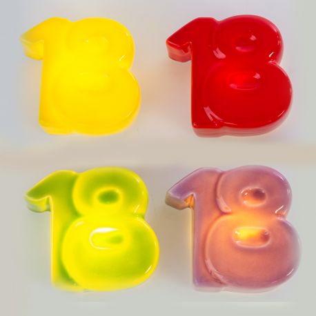 CALAMITE PALLONCINO O NUMERO 18 CON LED E SCATOLA PLEXIGLAS