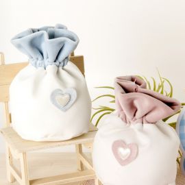 SACCHETTO PORTA CONFETTI BIANCO E CELESTE/ROSA CON CUORE: UN TOCCO DI ELEGANZA
