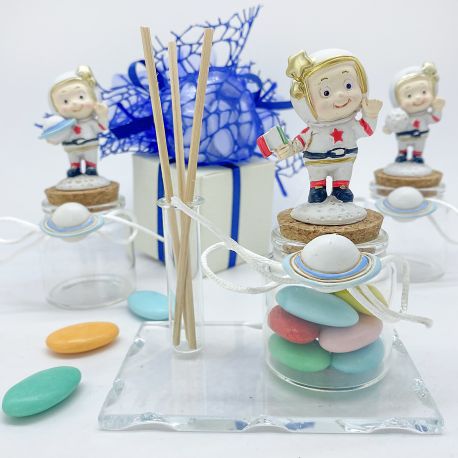 BASE IN VETRO CON FIALA PROFUMATORE-MONOFIORE-PORTA PENNA E BARATTOLINO CON STATUINA ASTRONAUTA