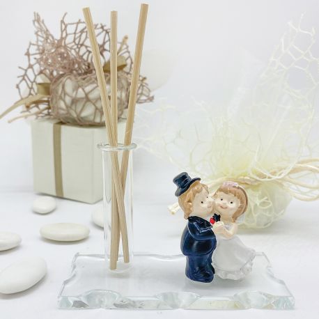 BOMBONIERA BASE IN VETRO CON STATUINE SPOSI E FIALA MULTIFUNZIONE:PROFUMATORE, PORTA PENNA E MONOFIORE