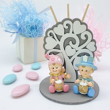 BOMBONIERA BATTESIMO GEMELLI PROFUMATORE ALBERO DELLA VITA CON BASE E STATUINE BAMBINO E BAMBINA JOLLY IN RESINA CON TAMBURELLO