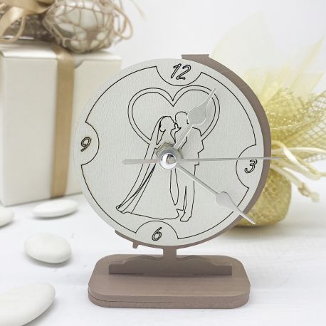 OROLOGIO IN LEGNO A FORMA DI MAPPAMONDO CON SPOSI STILIZZATI, BOMBONIERE MATRIMONIO