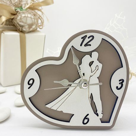 OROLOGIO IN LEGNO A FORMA DI MAPPAMONDO CON SPOSI STILIZZATI, BOMBONIERE MATRIMONIO