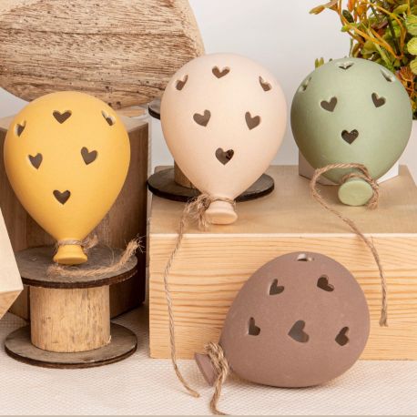 LAMPADA LED A FORMA DI PALLONCINO CON CUORI TRAFORATI BOMBONIERE PRIMA COMUNIONE