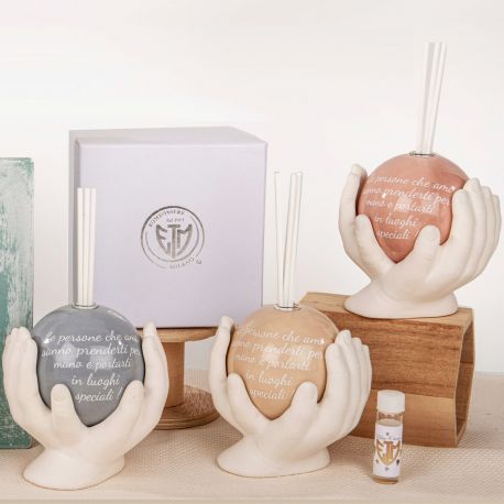 PROFUMATORE A FORMA DI MANO CON SFERA IN PORCELLANA CON FRASI BOMBONIERE ORIGINALI