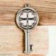 CHARMS PORTAFORTUNA CHIAVE CON QUADRIFOGLIO