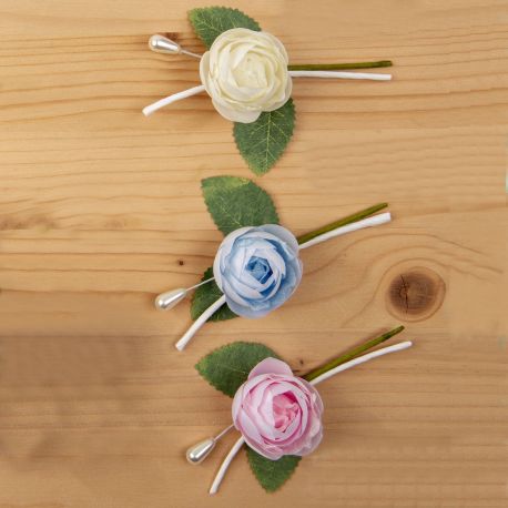 ROSELLINE BIANCA, ROSA E CELESTE CON RAMETTO, FOGLIE IMPREZIOSITE DA UN A PERLA BIANCA BOMBONIERE FAI DA TE