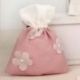 SACCHETTO PORTACONFETTI ROSA CON FIORI BIANCHI CONFETTATA