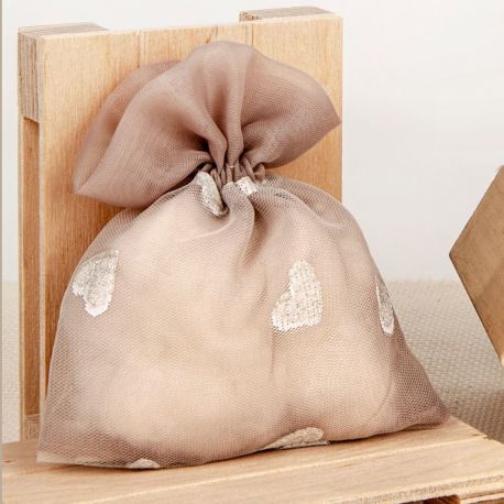 DELICATO SACCHETTO PORTACONFETTI IN ORGANZA BEIGE CON CUORICINI BIANCHI