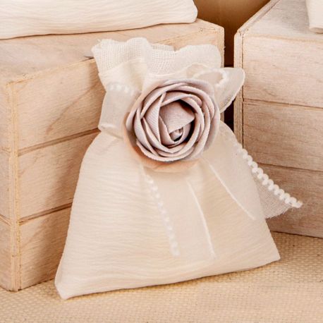 PORTACONFETTI SACCHETTO IN ORGANZA PANNA CON FIOCCO E FIORE A FORMA DI ROSA