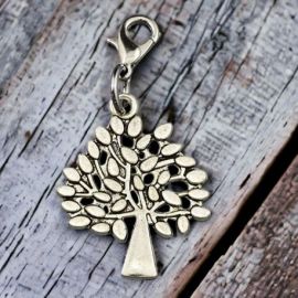 REGALA AMORE E ROMANTICISMO: CIONDOLO ARGENTATO ALBERO VITA