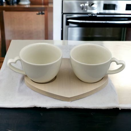 SET 2 TAZZE DA CAFFÈ CON BASE A CUORE IN LEGNO: ELEGANTE BOMBONIERA PER NOZZE E ANNIVERSARIO