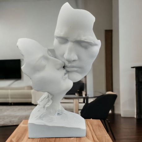 SCULTURA INNAMORATI UNITI IN UN DOLCE BACIO IDEA MATRIMONIO