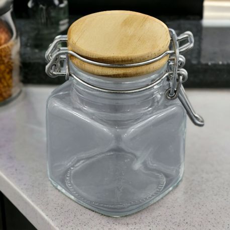 BARATTOLINO ERMETICO CON TAPPO IL LEGNO A BASE QUADRATA