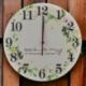 OROLOGIO DA PARETE CON DECORAZIONE FLOREALE E FRASE "LOVE IS...LIFE SHARING"