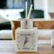 DIFFUSORE ESSENZA DECORATO CON FIORELLINI DI LAVANDA E DEDICA