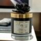 CANDELA PROFUMATA CON ELEGANTE PORTACANDELA CON TAPPO ORO E ROSA NERA