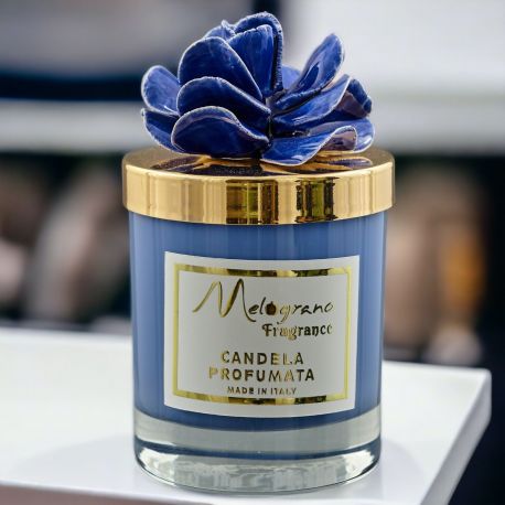 CANDELA PROFUMATA CON ROSA IN CAPODIMONTE BLU