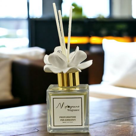 DIFFUSORE ESSENZA ROSA BIANCA IN CAPODIMONTE ELEGANZA PER I TUOI EVENTI