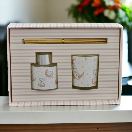 SET PROFUMATORE AMBIENTE E CANDELA DECORATO DA ORSETTO SU LUNA E STELLINE ROSA