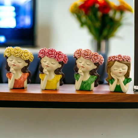 BOMBONIERA: VASO PER PIANTE CON VISO RAGAZZA CON CORONCINA FIORI