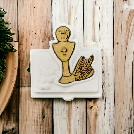 GESSETTO BIANCO A FORMA DI LIBRO CON CALICE ED OSTIA IN LEGNO