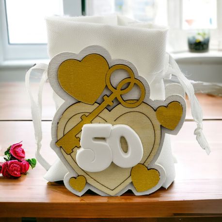 SCATOLINA PORTACONFETTI IN LEGNO A CUORE, CON NUMERO 50 E CHIAVE ORO