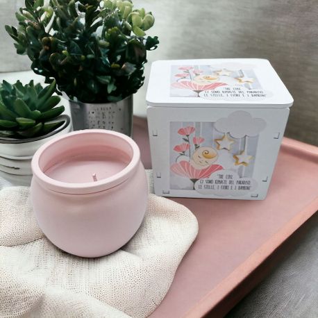 CANDELA PROFUMATA CON PORTACANDELA DECORATO CON BIMBA E FIORI