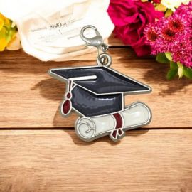 CIONDOLO TOCCO E PERGAMENA LAUREA ECONOMICI E ORIGINALI