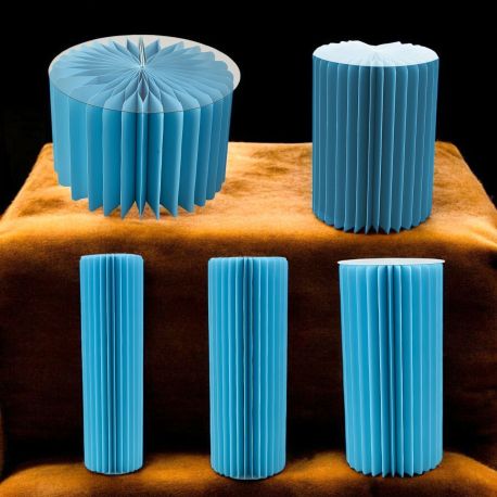 COLONNA DI CARTA A LED CELESTE PER COMUNIONE E CRESIMA