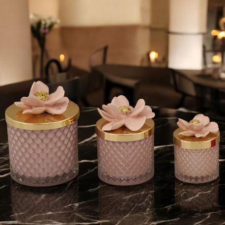 CANDELLA EFFETTO DIAMANTE CON FIORE IN CAPODIMONTE ROSA