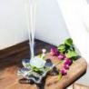 DIFFUSORE ESSENZA FIALA PORTAPROFUMO CON FIORE 5 PETALI IN CRISTALLO E ROSA CELESTE