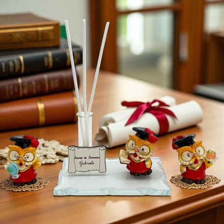 PROFUMATORE AMBIENTE CON GUFETTO LAUREATO E PERGAMENA PERSONALIZZABILE BOMBONIERE LAUREA