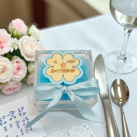 SCATOLINA PORTACONFETTI QUADRIFOGLIO E FIOCCO CELESTE PER BATTESIMO BIMBO