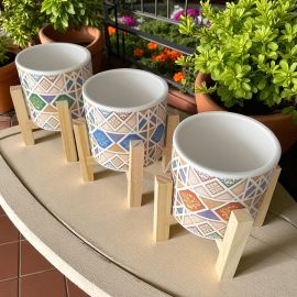 PORTAVASO PORCELLANA CON STAND IN LEGNO ASSORTITO IN TRE FANTASIE BOMBONIERE PIANTE