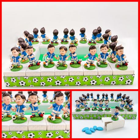 TORTA DI BOMBONIERE CAMPO DA CALCIO CON STATUINA CALCIATORE E RETI METALLO