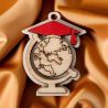 ACCESSORI DECORAZIONE BOMBONIERE MAPPAMONDO E TOCCO LAUREA APPLICAZIONI CIONDOLI LEGNO