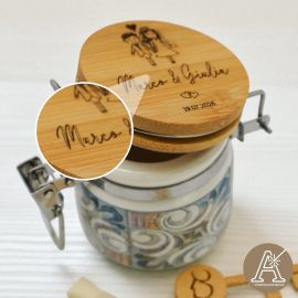 SPOSI INNAMORATI SU BARATTOLINO ERMETICO BOMBONIERA MATRIMONIO PERSONALIZZATA IN CERAMICA CON CUORICINO