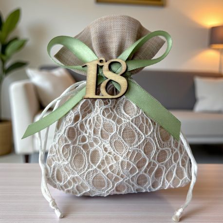 SACCHETTO PER CONFETTI RICAMATO CON APPLICAZIONE IN LEGNO NUMERO 18 ASSORTITA