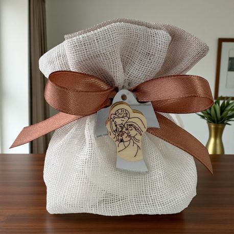 SACCHETTO PORTACONFETTI PANNA CON CROCE ARGENTO SACRA FAMIGLIA